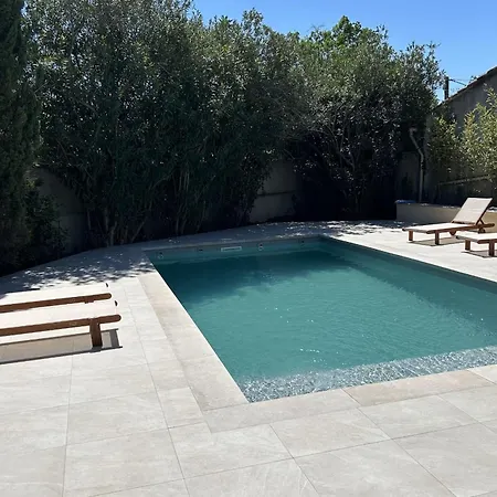 Large House With Swimming Pool 5 Min From Avignon