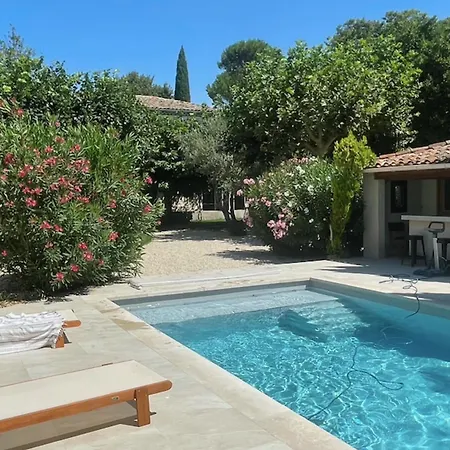 Large House With Swimming Pool 5 Min From Avignon Les Angles (Gard)